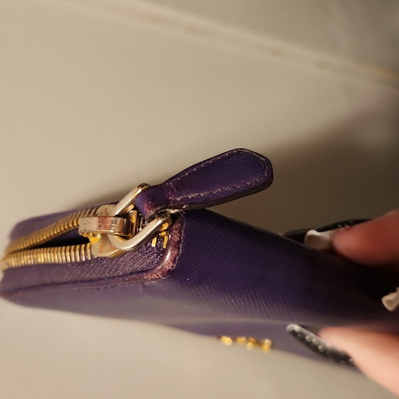 Prada Wallet - Picture 7 of 9